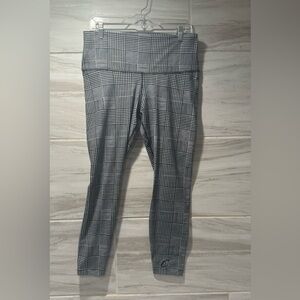 Women’s Nike Yoga Cleveland Cavaliers Black And White Leggings Size XL